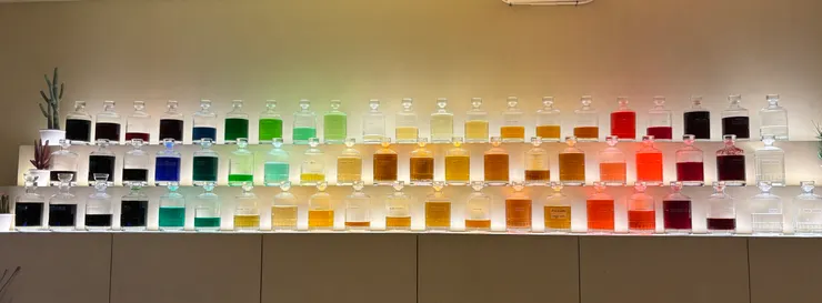 Cactus Bar＆Cactus cafe｜超美酒牆