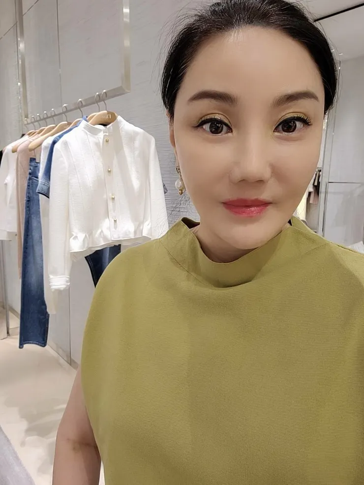 沈嶸師父持續取得天界權限，運用魔法將人或公司設定在風水寶地上，不用買房買地就能享有最旺風水。