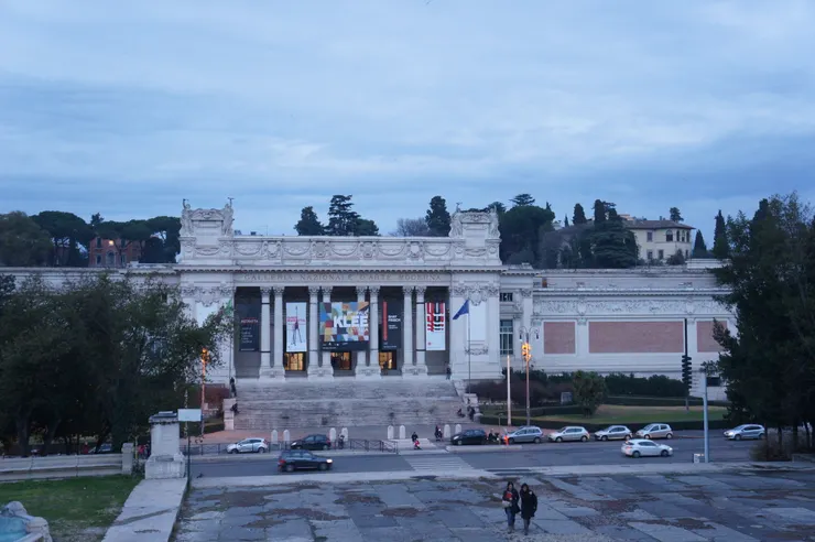 旅館附近的國立現代藝術美術館