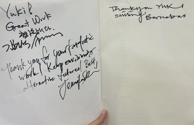 外師為我們署名簽名。