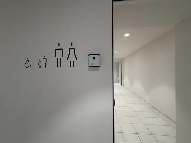 公共空間需要你我發揮公德心一起維持~《綠美圖地下停車場廁所》