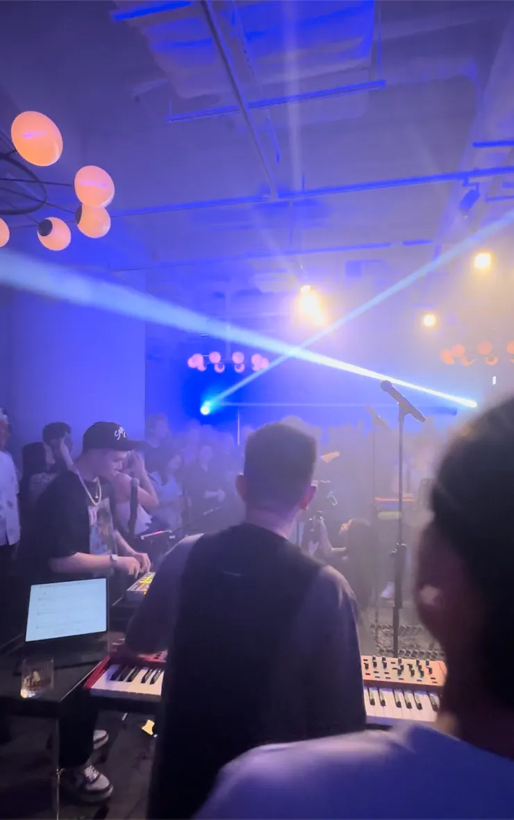 表現者邁力演出