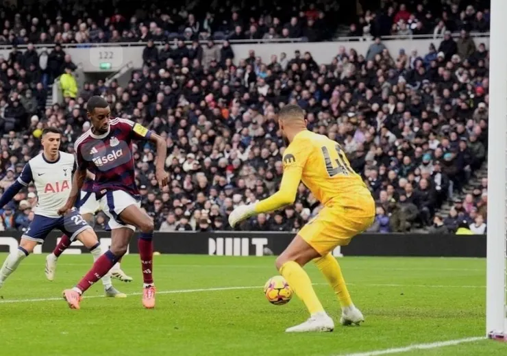 伊蕯射入空門為纽卡素反勝2:1