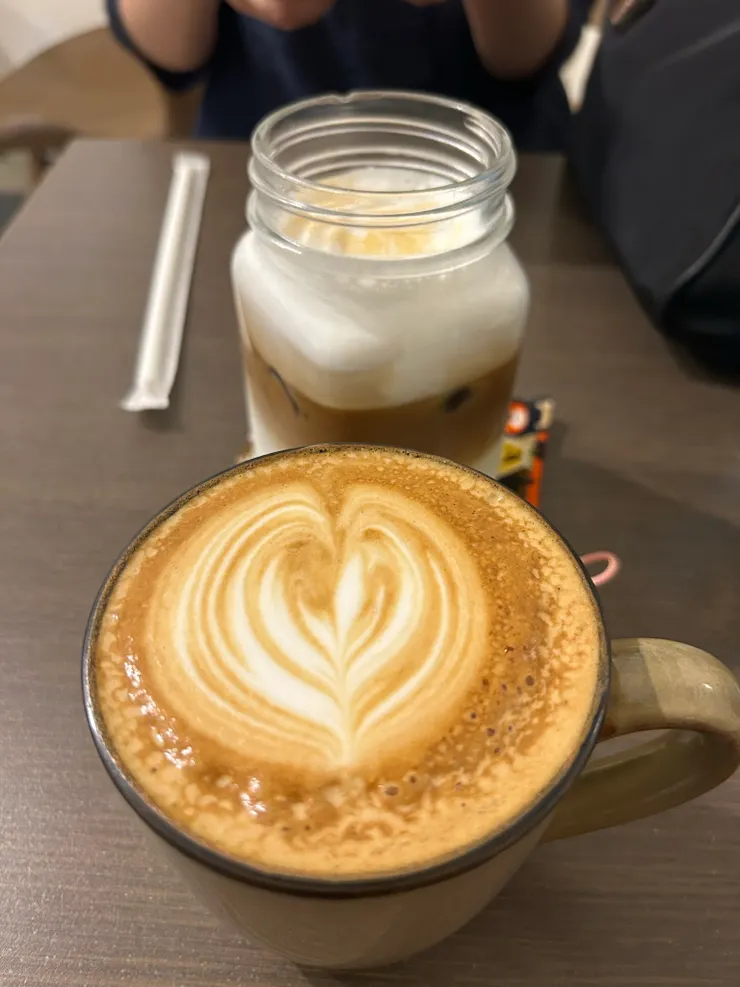 我本來只打算拍我自己的，他說他的也要入鏡，這樣代表今天有人跟我一起來

果然我是亞斯，不太會想到這種事ww