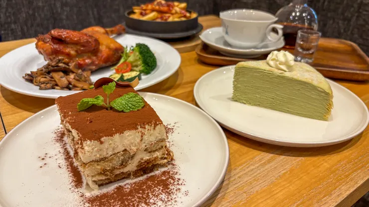 從提拉米蘇、千層蛋糕到烤半雞等鹹食以及咖啡，樣樣都很有水準。