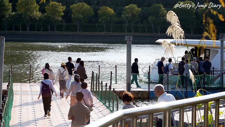 ▲新竹峨眉湖遊艇遊湖碼頭/圖片來源:Betty's Jump Diary