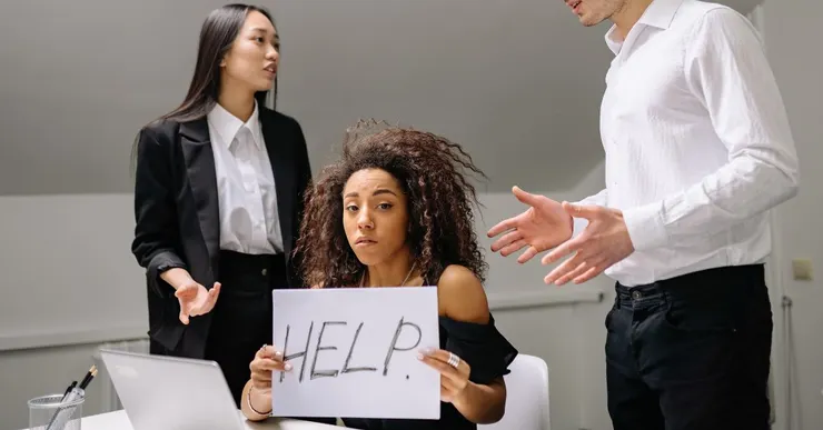 職場霸凌無所不在，影響的不僅是員工的心理健康，也摧毀團隊合作與企業文化，人資(雇主)應學習應對策略，才能改善職場環境