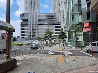 亞咲花的單曲專輯封面的取景位於名古屋車站前