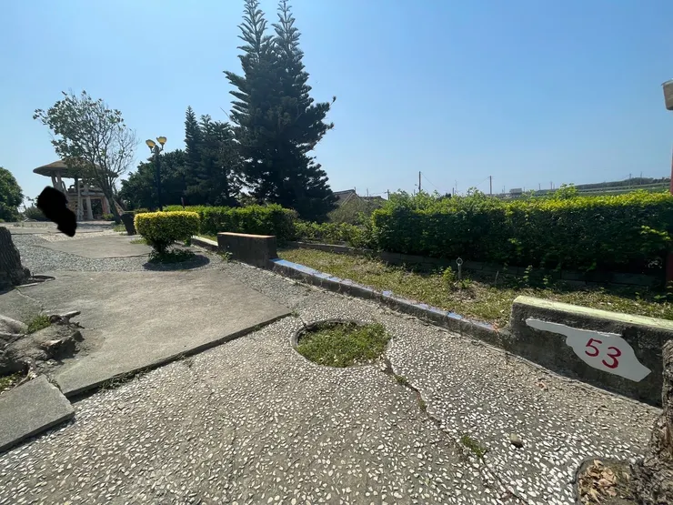 指標53是一個斗笠涼亭，超陡，Ｆ爬的時候也超抖