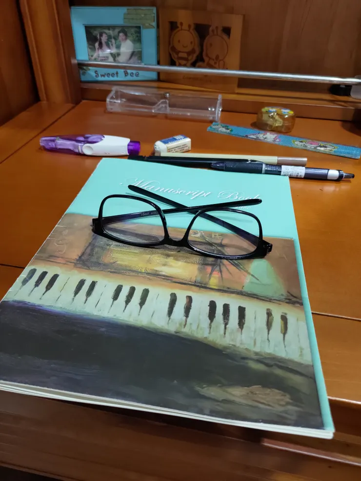 我的五線譜樂譜+老花眼鏡