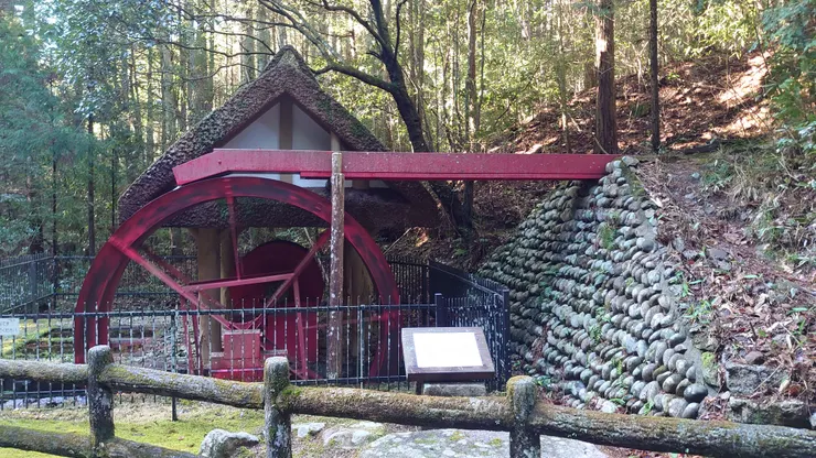 沒有停下來看解說牌，不知道這個水車的作用。