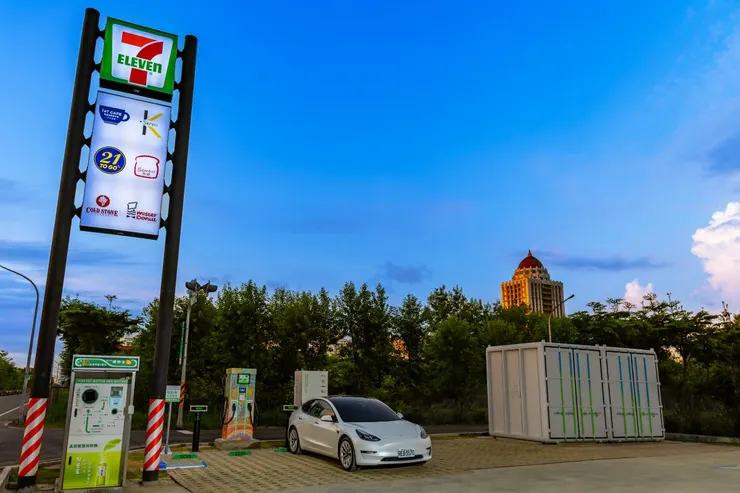 台泥儲能陸續建置整合儲能系統之電動充電服務