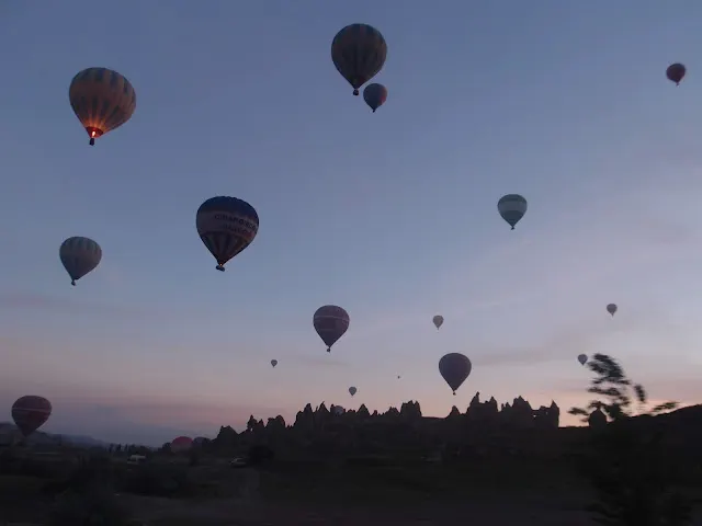 找到失而復得的手機，與這片清晨的熱氣球