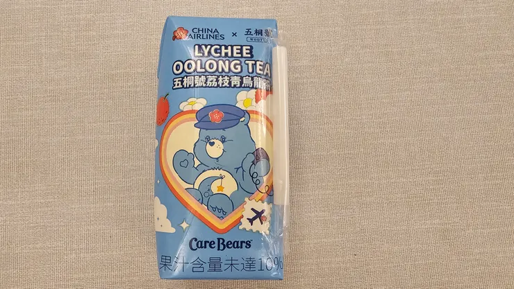 這是華航和五桐號聯名的五桐號荔枝青烏龍茶!