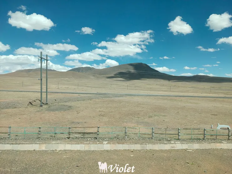 西藏 唐古拉山脈 15:30~15:40 唐古拉山脈,制高點海拔5072m (右側)