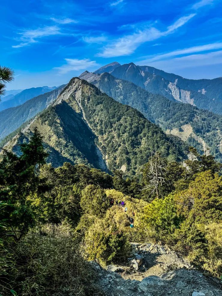看似炙熱，但其實高山天氣瞬息萬變。