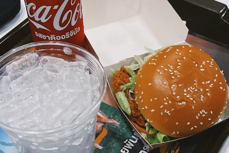 倆人共享在清邁的最後午餐。