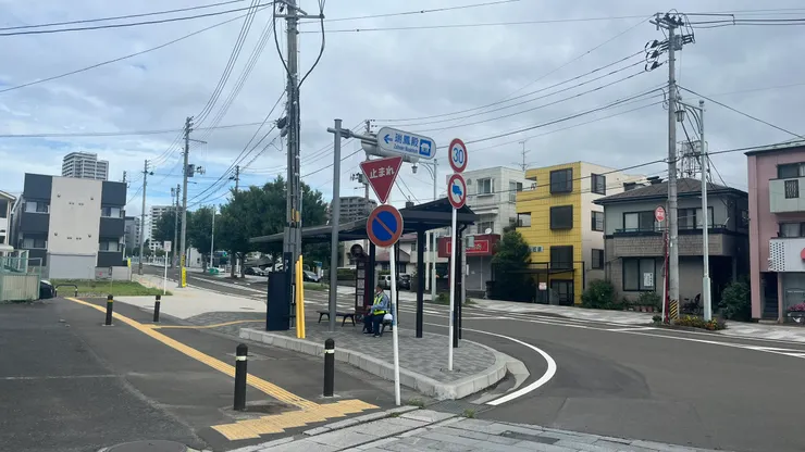 巴士在瑞鳳殿前有一站。