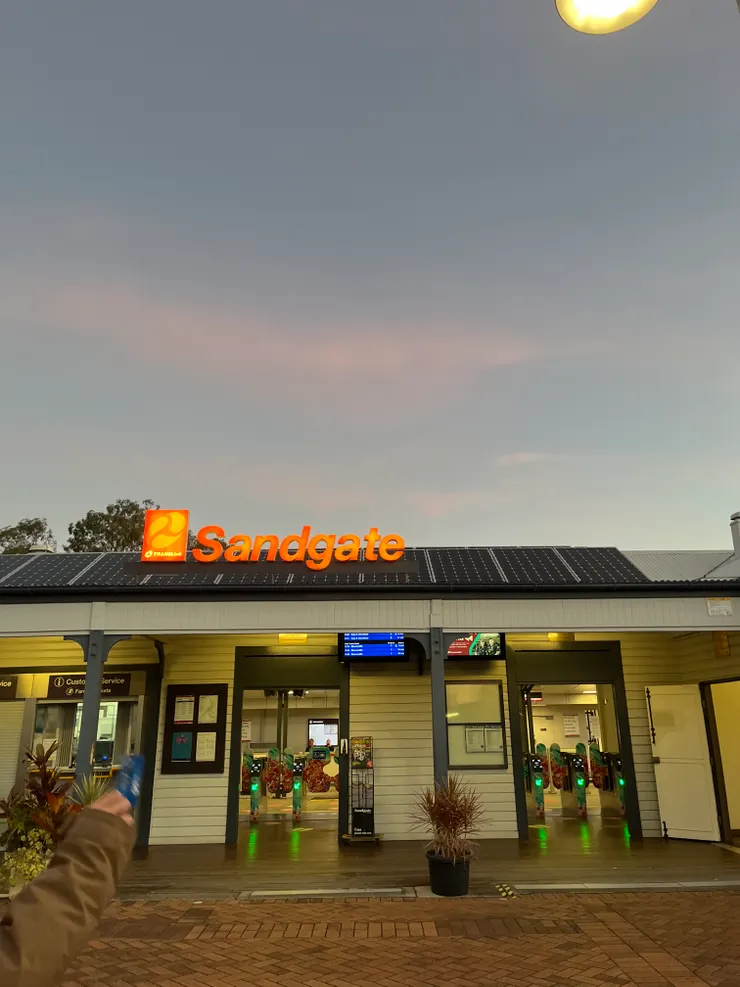 Shorncliffe的前一站