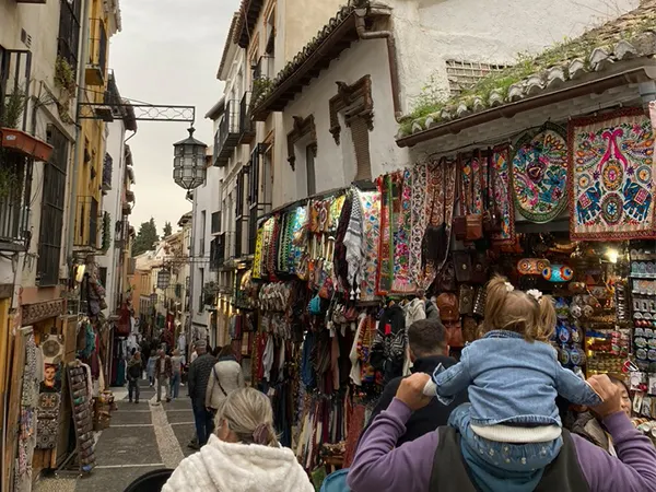 宛如置身摩洛哥的阿拉伯街區
