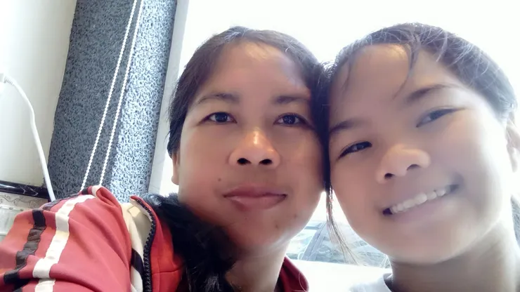 佳玲與媽媽的合照，從照片中能看見母女倆的感情很好。圖/陳佳玲 提供