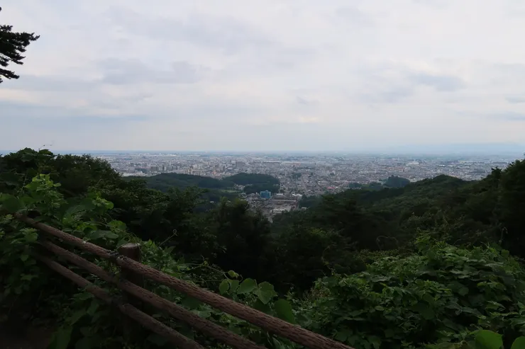 山頂,眺望關東平原。