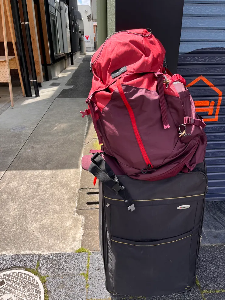 28吋行李箱＋可帶上機登山後背包