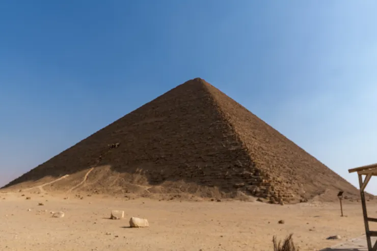 2025 拍攝於 Red Pyramid，使用生成式 AI 去除路人