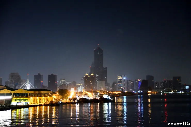 開航前的高雄夜景