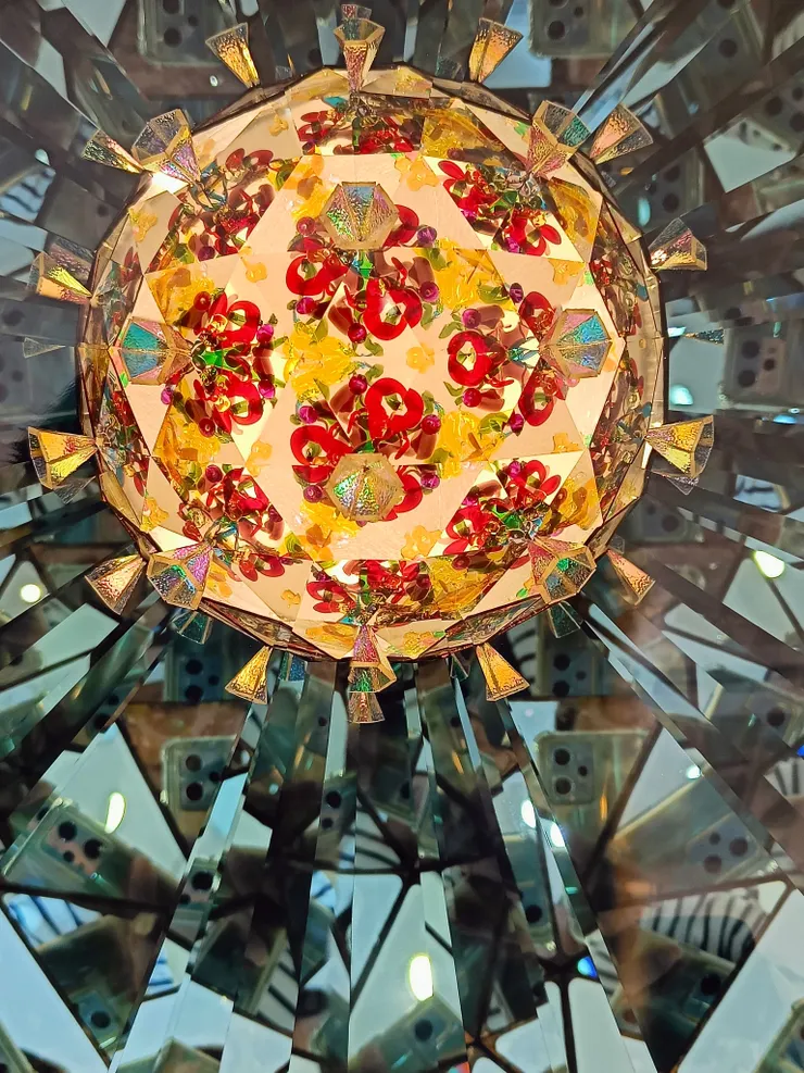 折射原理構成華麗萬千的另個世界