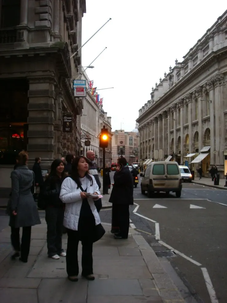 每天都早早出門、晚晚回去，深度探索英國倫敦