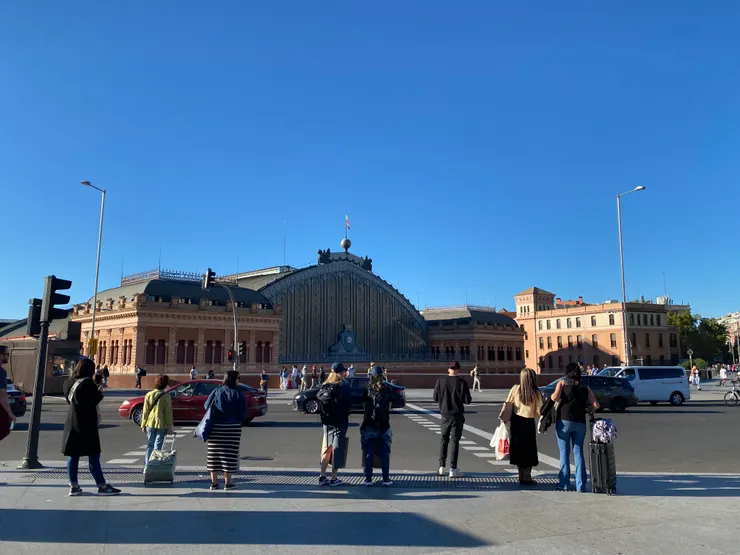過個馬路就是atocha車站
