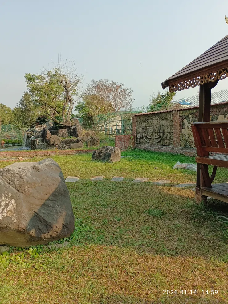 高腳屋園景，皆自拍攝