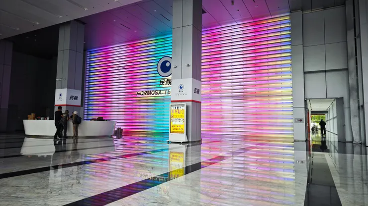 提早到客戶大廳等十點半