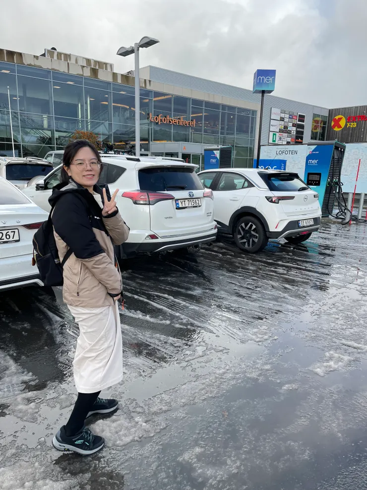 地上積了一層霜