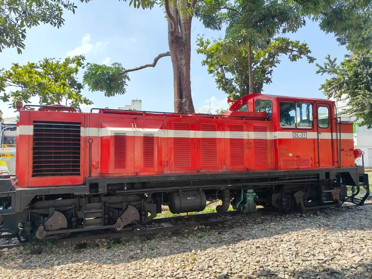 不同年代的車