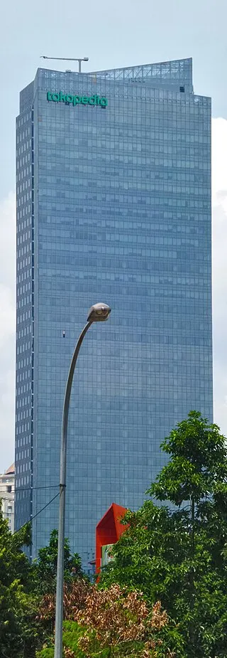 Tokopedia 在雅加達的總部。By Ya, saya inBaliTimur - https://www.flickr.com/photos/thisisinbalitimur/40013881241/in/photolist-24fR1yC-23XTAQa-EDF3rX-2jEUEjH, CC BY-SA 2.0