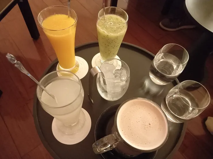 我們一家人在日月潭雲品酒店大廳酒吧所享用的飲料!