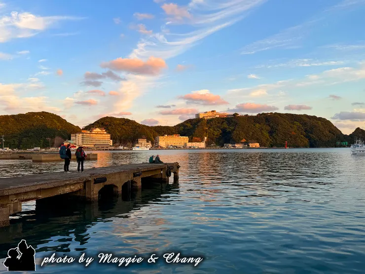 紀伊勝浦漁港夕陽