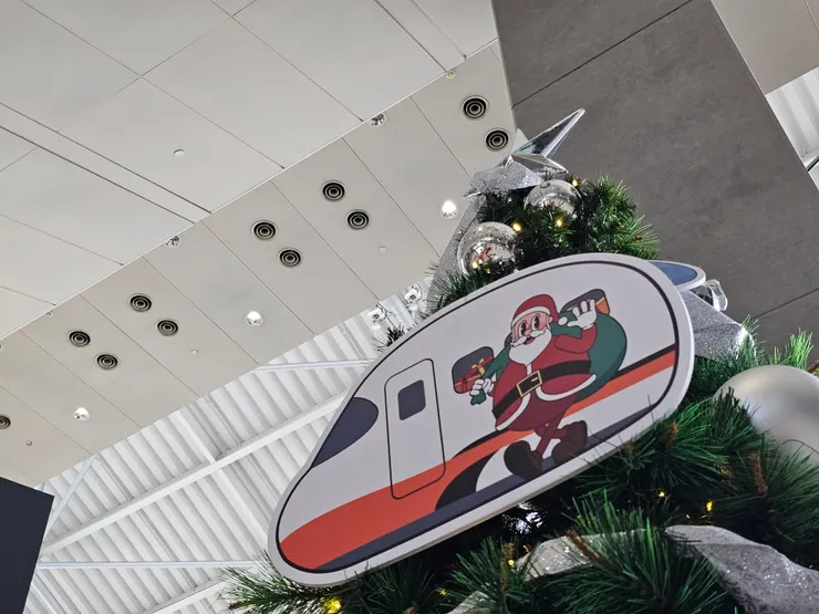 喔～原來就在樹上