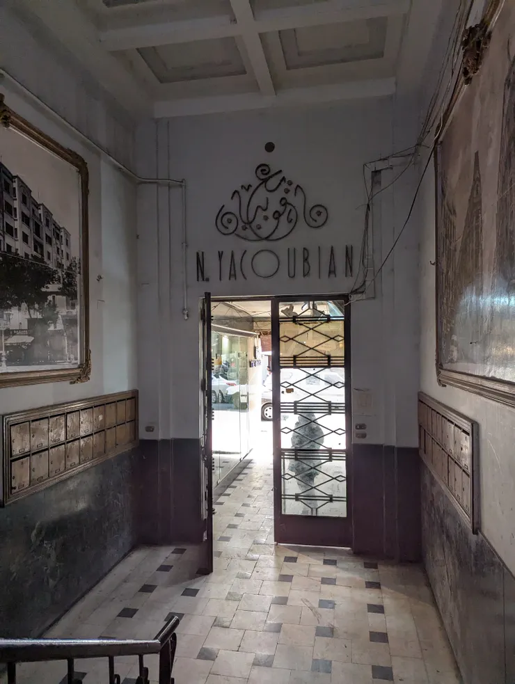 2025年初,我在埃及市區找到了「亞庫班公寓」建築本尊XD