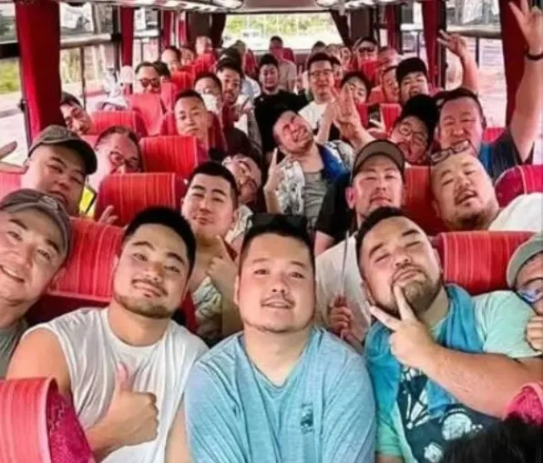 同行友人說上面那張照片很像這張。最好是啦~~