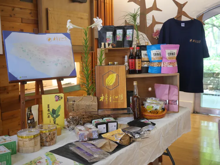 ▲工作站帶來了樟之細路沿線的特色商品,展現沿線豐富的物產。