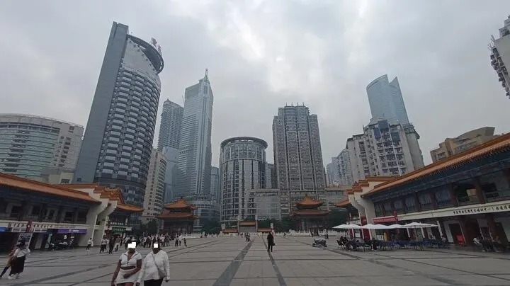 看似一樓的平台