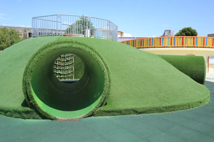 田鼠洞穴鑽啊鑽