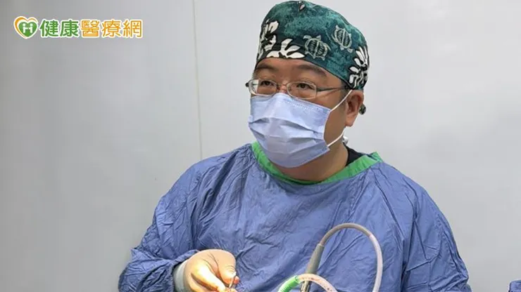 提眉手術能有助於改善這些問題，讓眼神更有精神，同時也放鬆額頭的負擔，還能改善抬頭紋、皺眉紋等等問題。