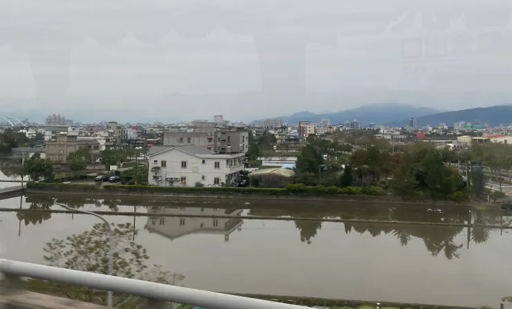 農舍的倒影