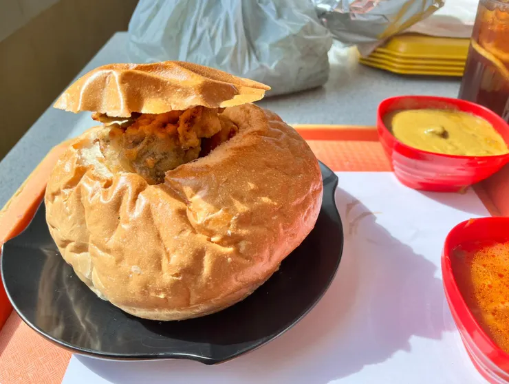 超級好吃又有特色的農夫飽，不過剛認識不久的情侶不推薦來，吃相會有點狼狽。

