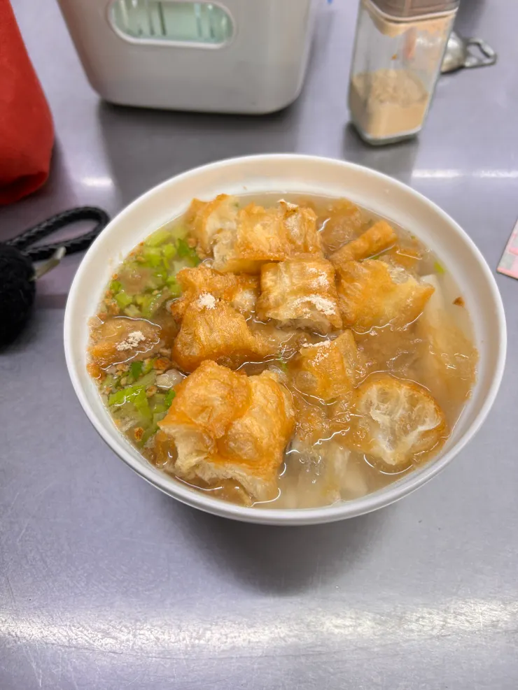 以晚餐照結束上上排矯正器的Day1