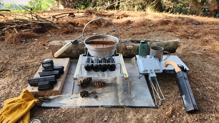 露營時的主舞台，炊事、營火區！所以當然也是要擺放得很有儀式感。